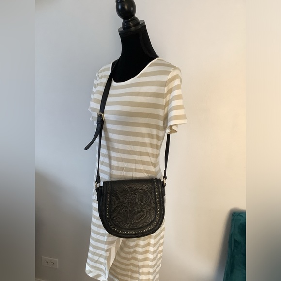 Cute leather saddle bag style crossbody 🌸 - Picture 13 of 13